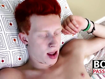 Twink Dylan Mermaid takes a break to jerk it off for fans