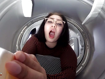 Lenna Lux - Trapped and Full